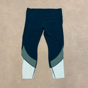 ✰ navy blue athleta capri leggings with teal, white and mesh details ✰
